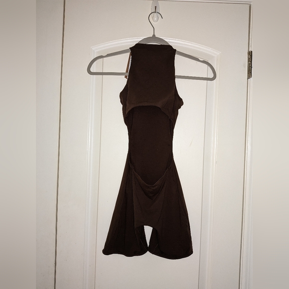 1. NWT SKIMS FITS EVERYBODY HIGH NECK CUT OUT ONESIE IN COCOA - Picture 7 of 7